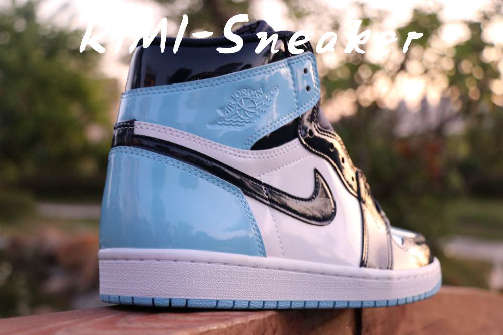 WMNS AIR JORDAN 1 RETRO HIGH OG 'BLUE CHILL'