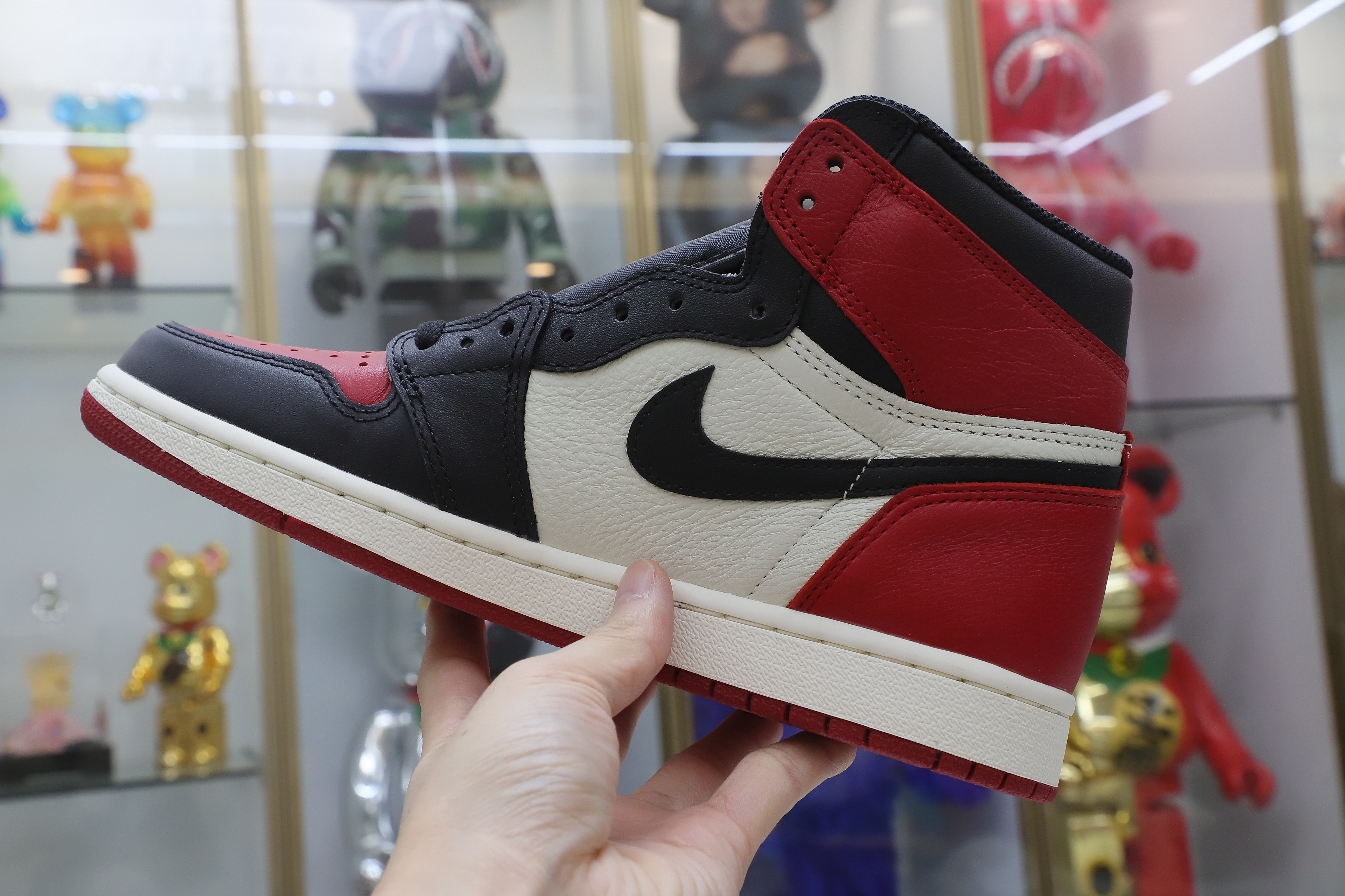 AIR JORDAN 1 RETRO HIGH OG 'BRED TOE'