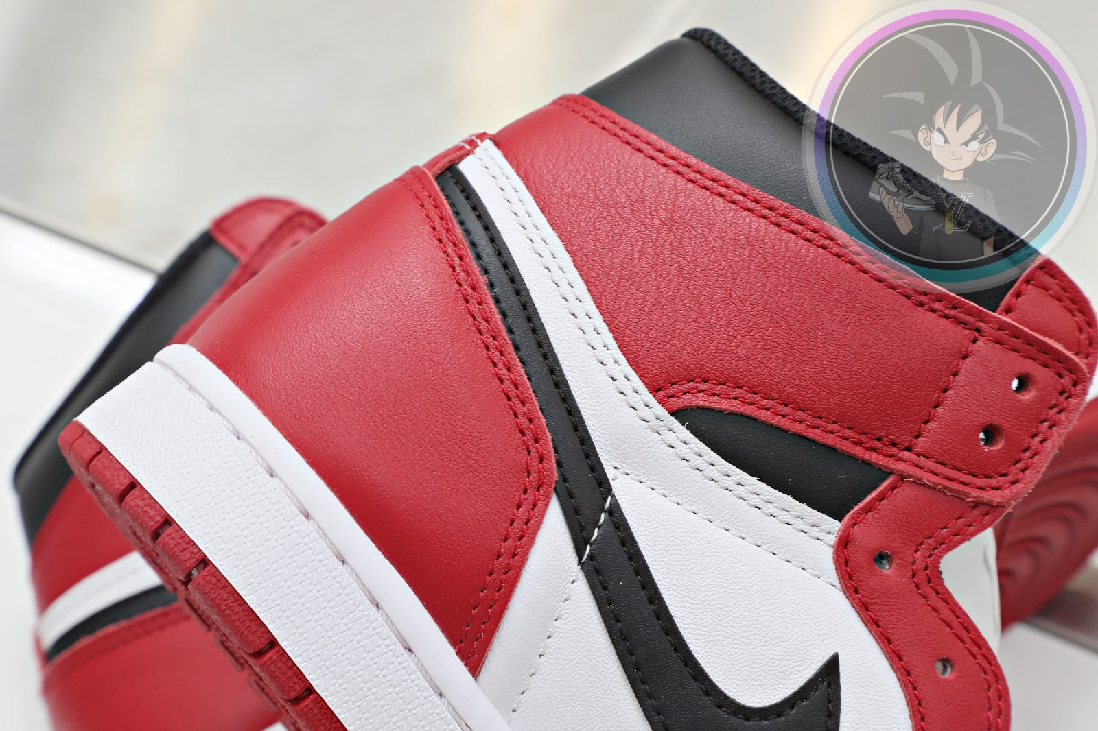 AIR JORDAN 1 RETRO HIGH OG 'CHICAGO' 2015