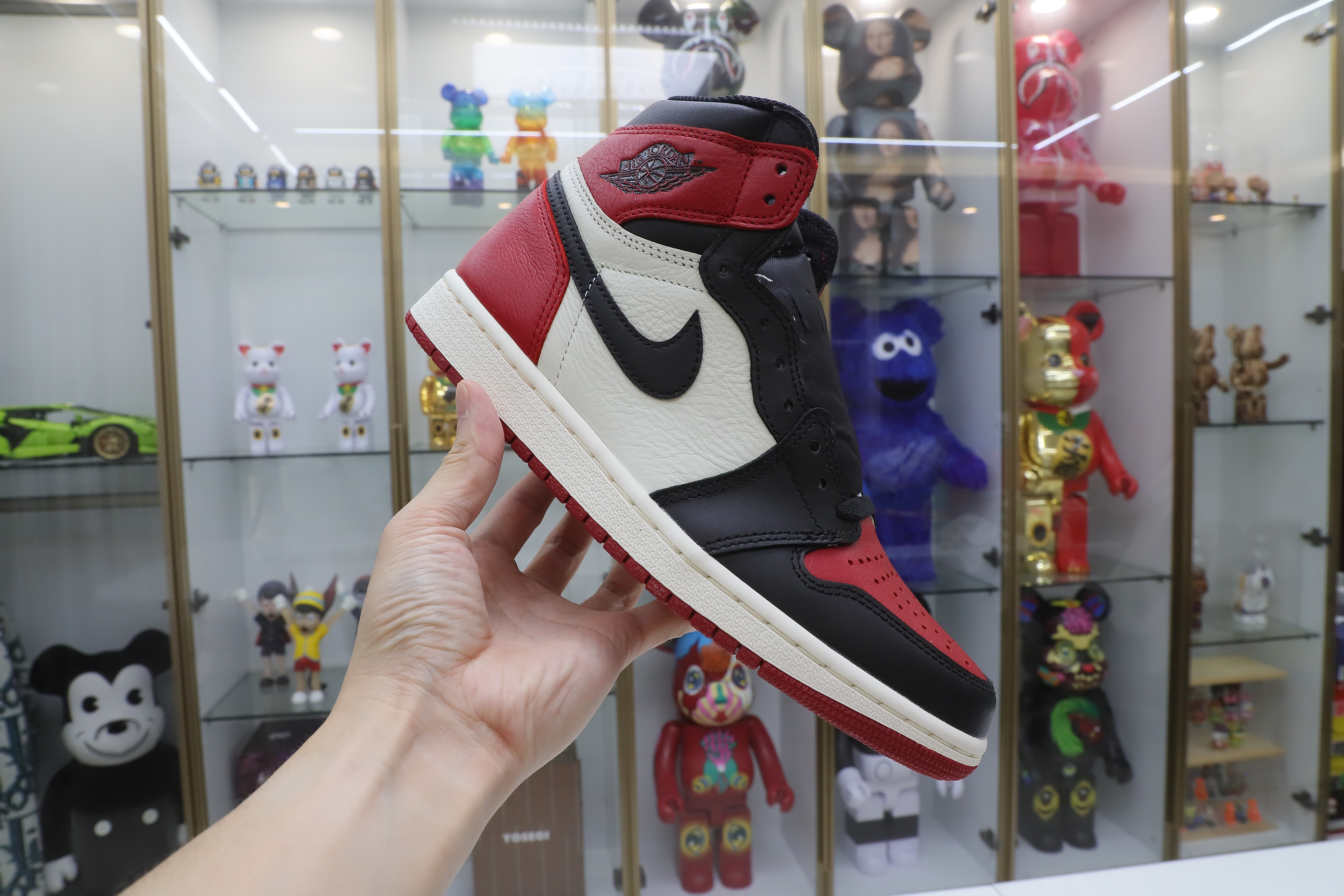 AIR JORDAN 1 RETRO HIGH OG 'BRED TOE'