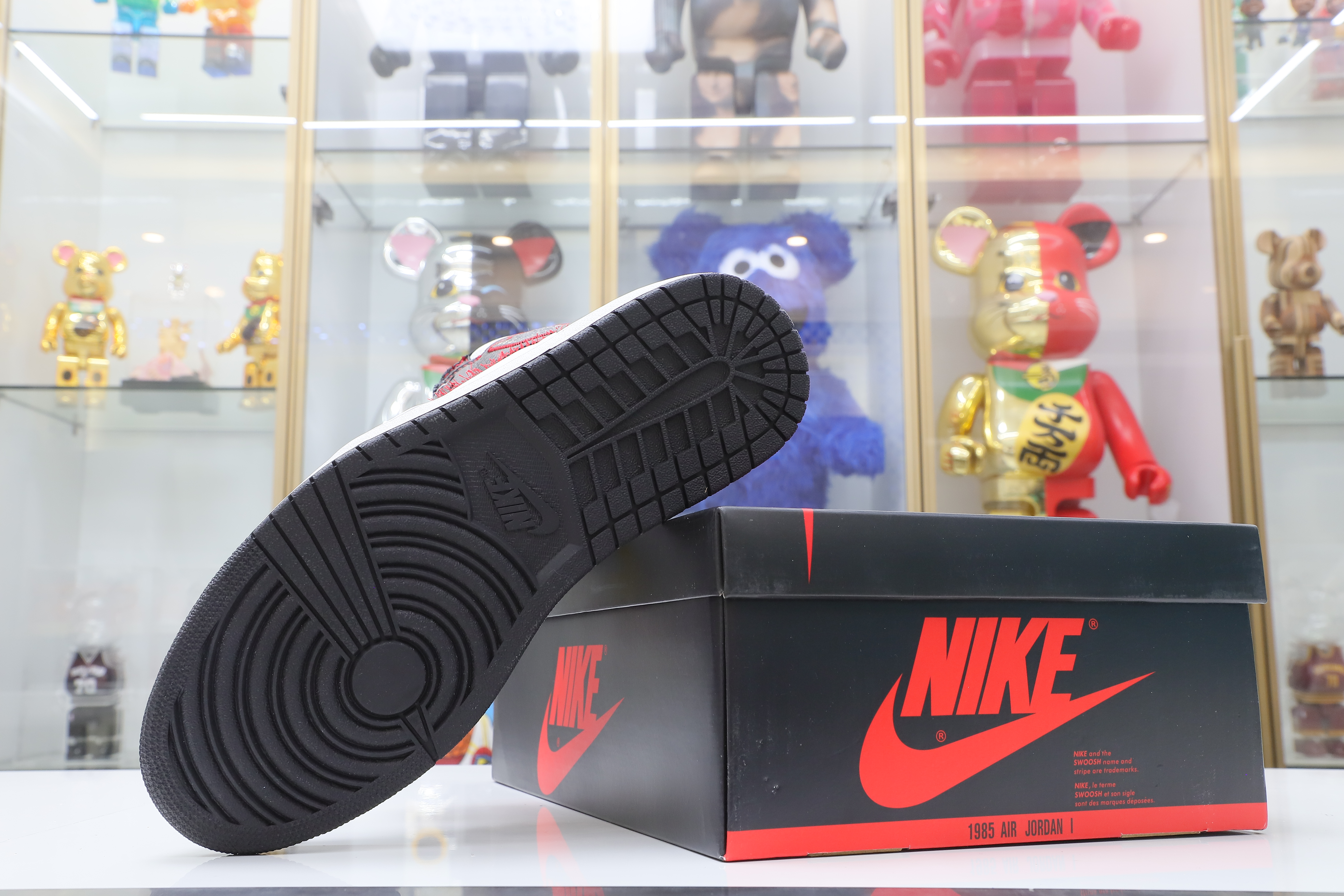 AIR JORDAN 1 RETRO HIGH OG 'DEFIANT'