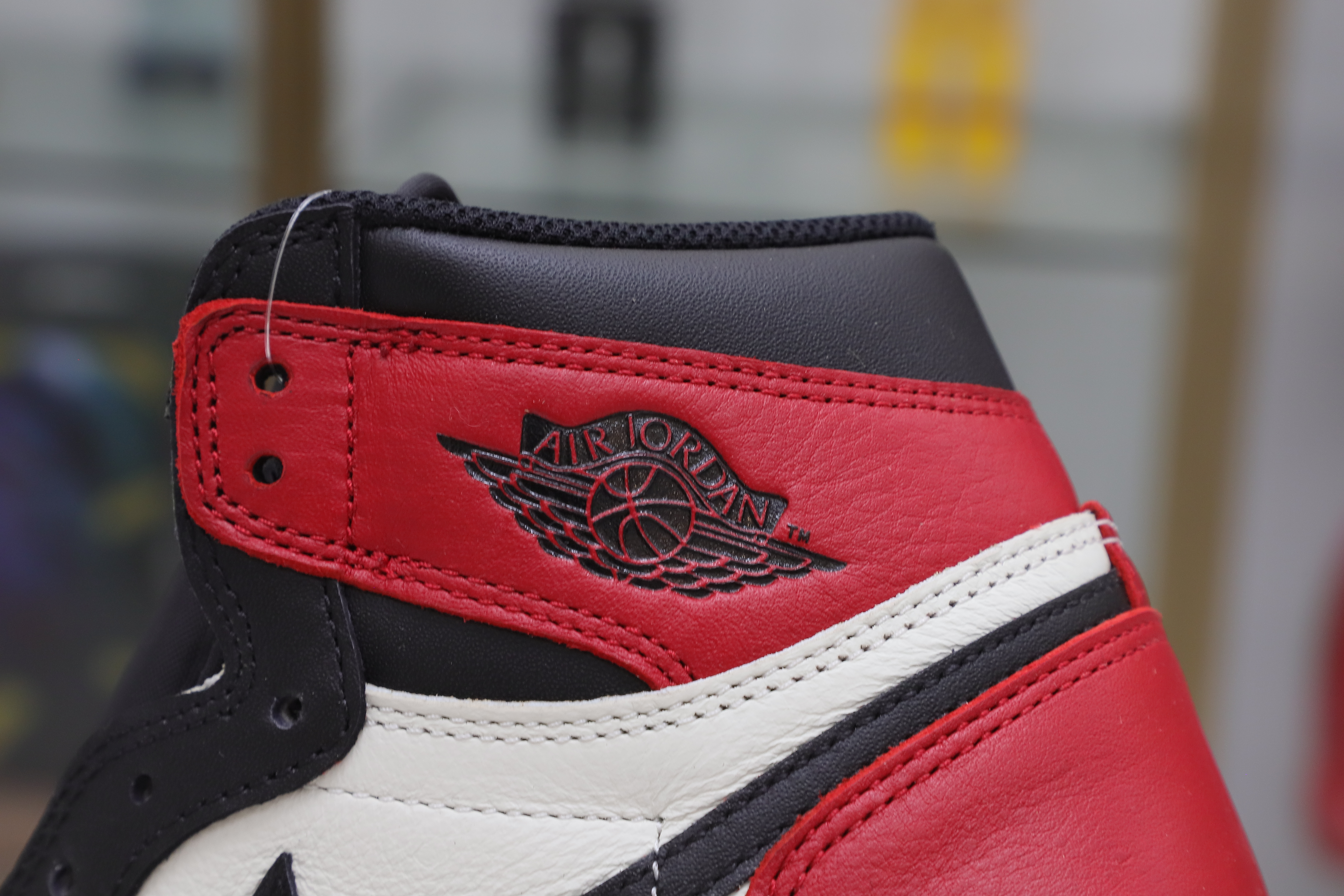 AIR JORDAN 1 RETRO HIGH OG 'BRED TOE'