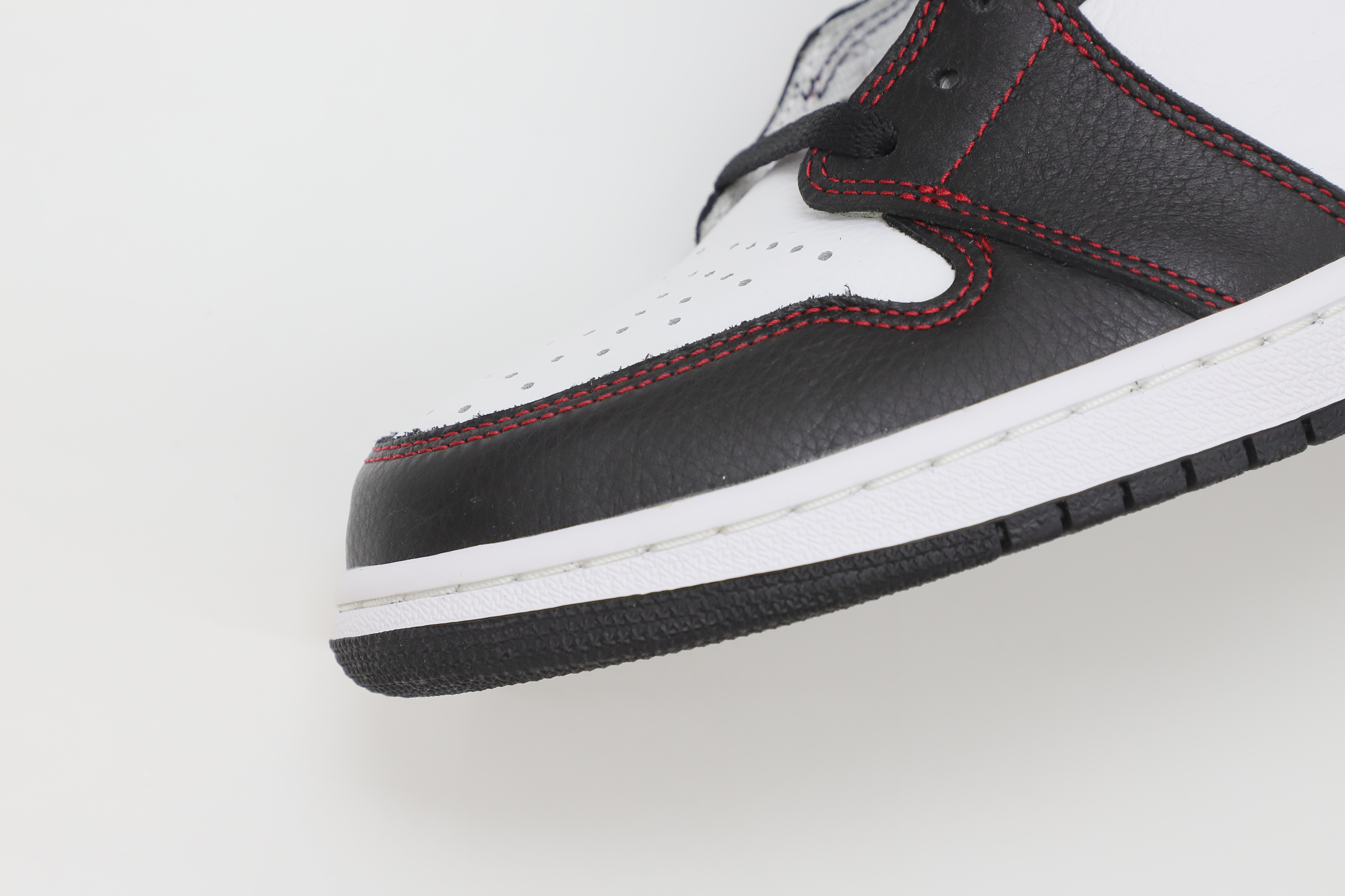 AIR JORDAN 1 RETRO HIGH OG 'DEFIANT'