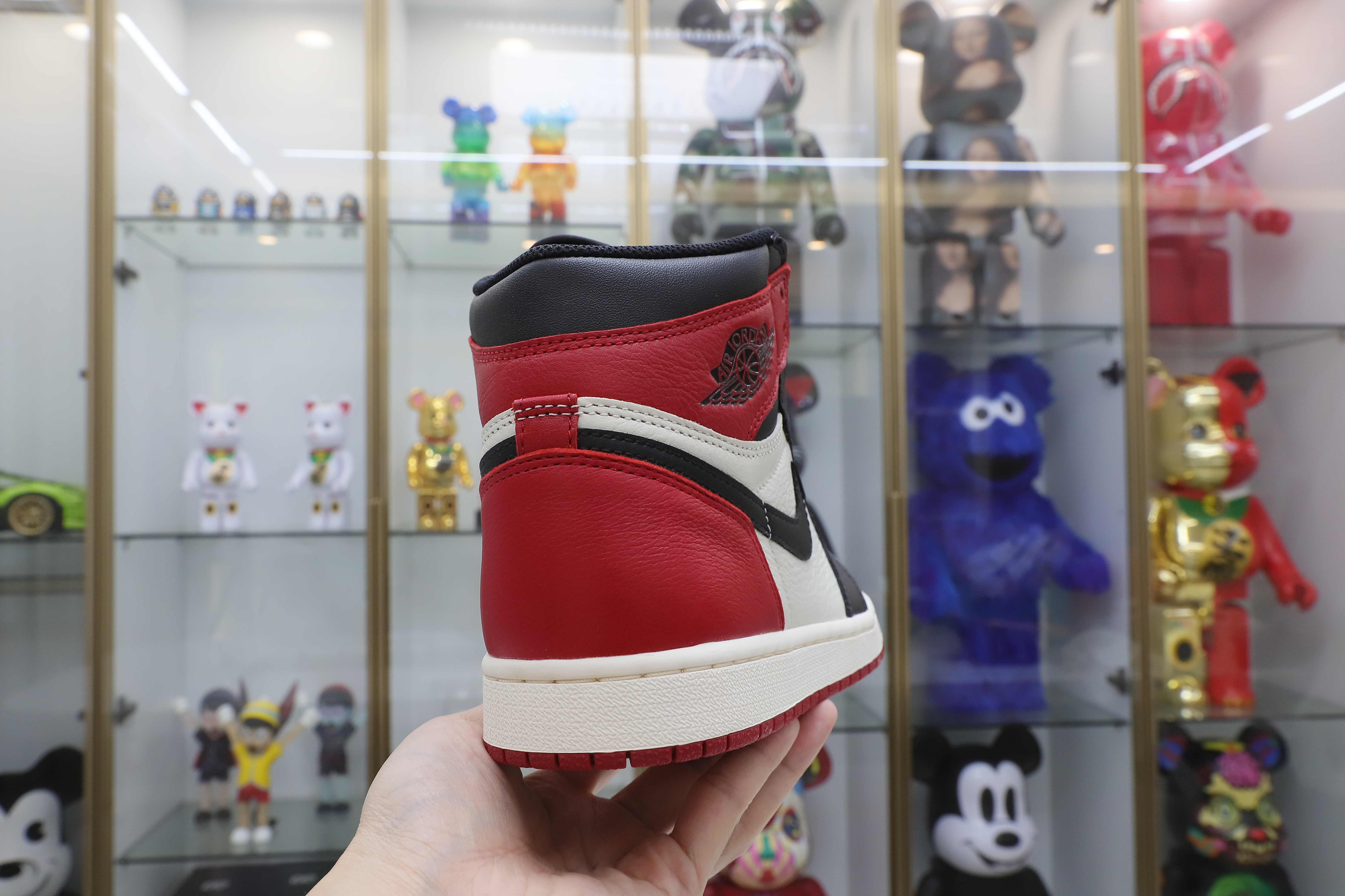 AIR JORDAN 1 RETRO HIGH OG 'BRED TOE'