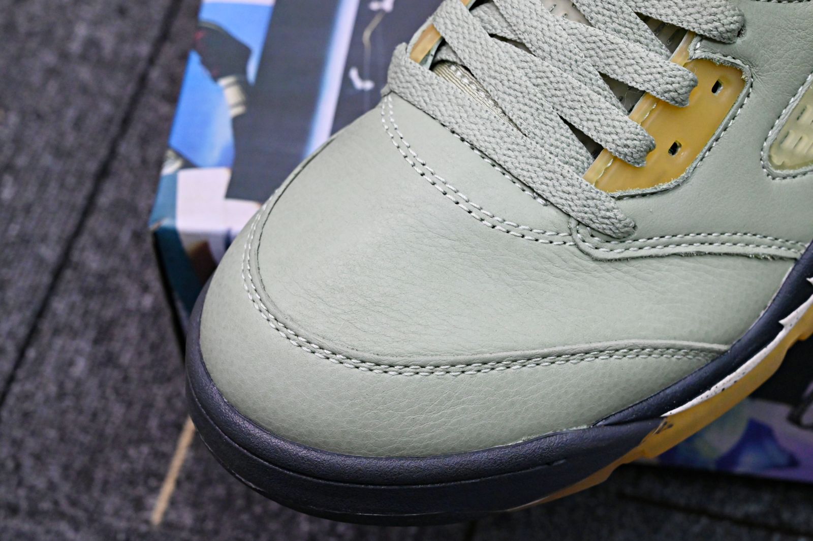 AIR JORDAN 5