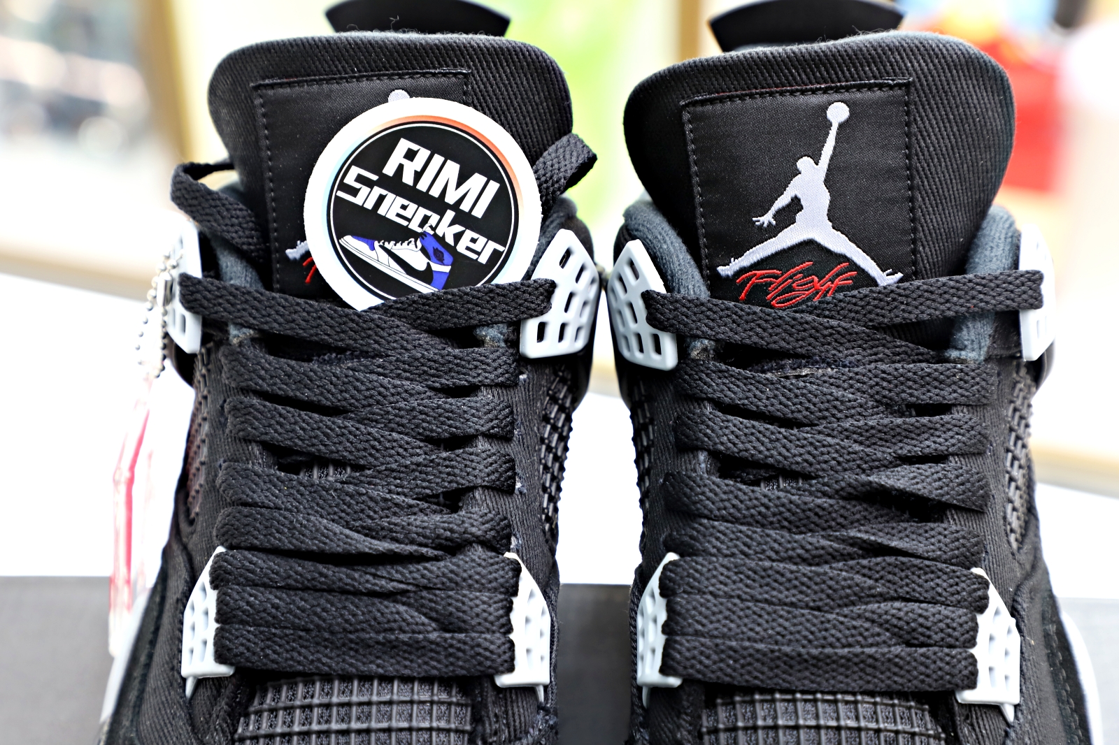 AIR JORDAN 4
