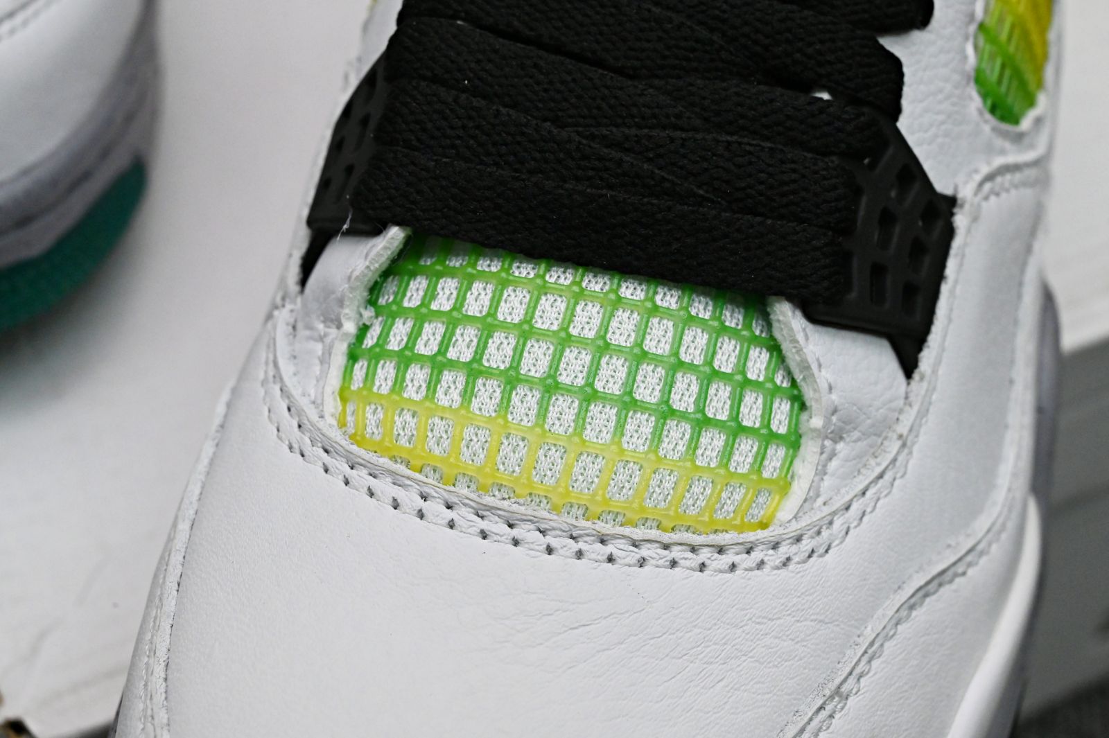 WMNS AIR JORDAN 4 RETRO 'RAST