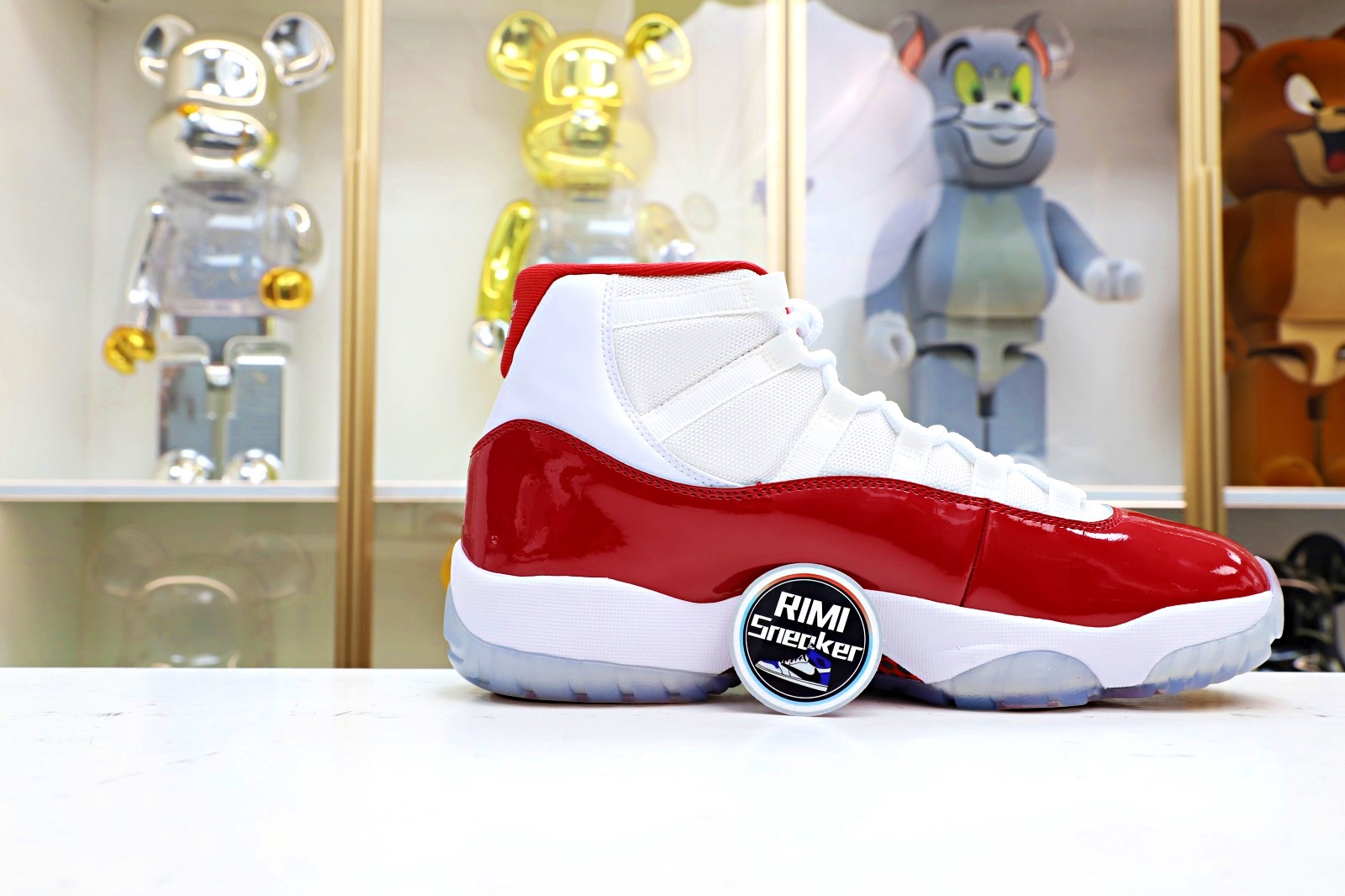 AIR JORDAN 11