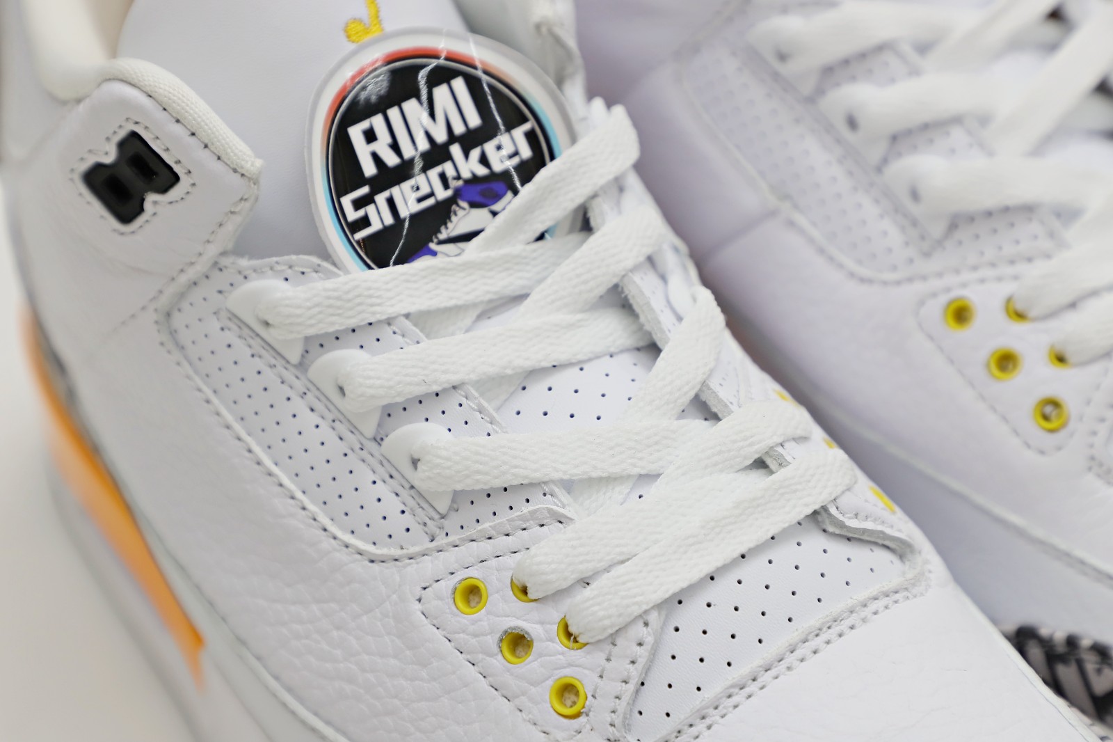 WMNS AIR JORDAN 3 RETRO 'LASER ORANGE' 白黄