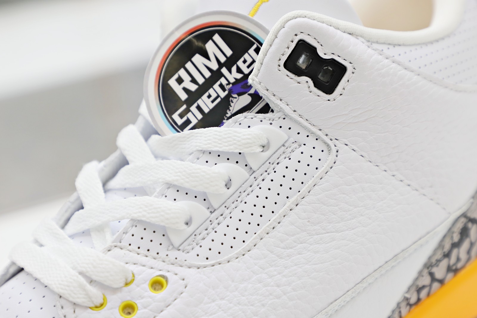 WMNS AIR JORDAN 3 RETRO 'LASER ORANGE' 白黄
