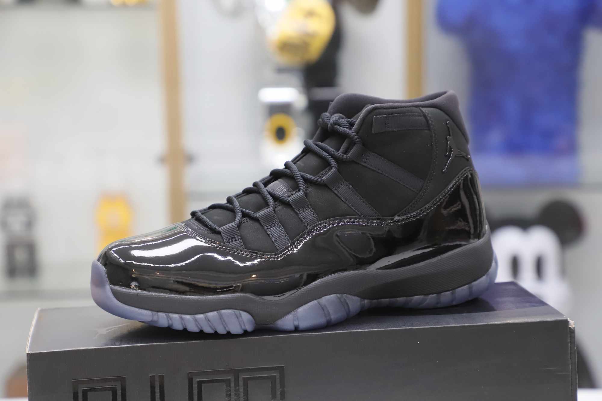 AIR JORDAN 11 RETRO 'CAP AND GOWN'