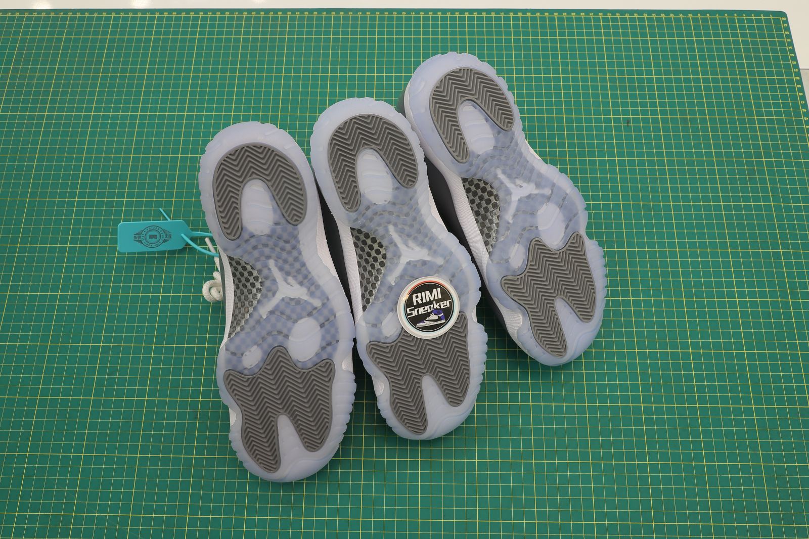 AIR JORDAN 11 RETRO 'COOL GREY' 2021
