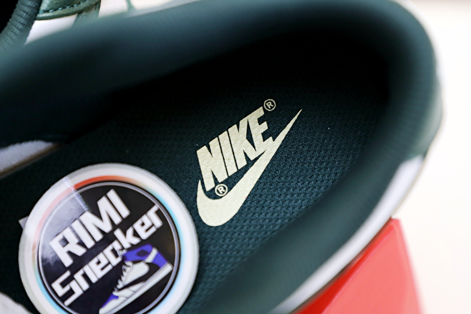 NIKE WMNS DUNK LOW 'VINTAGE GREEN'