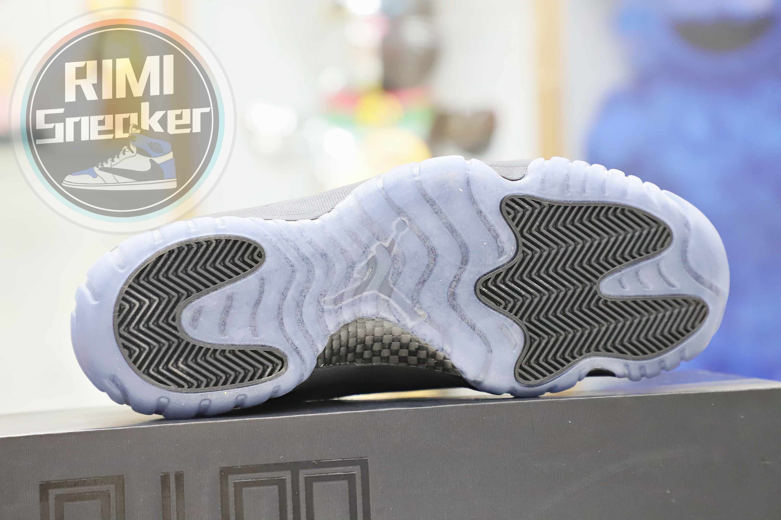 AIR JORDAN 11 RETRO 'CAP AND GOWN'