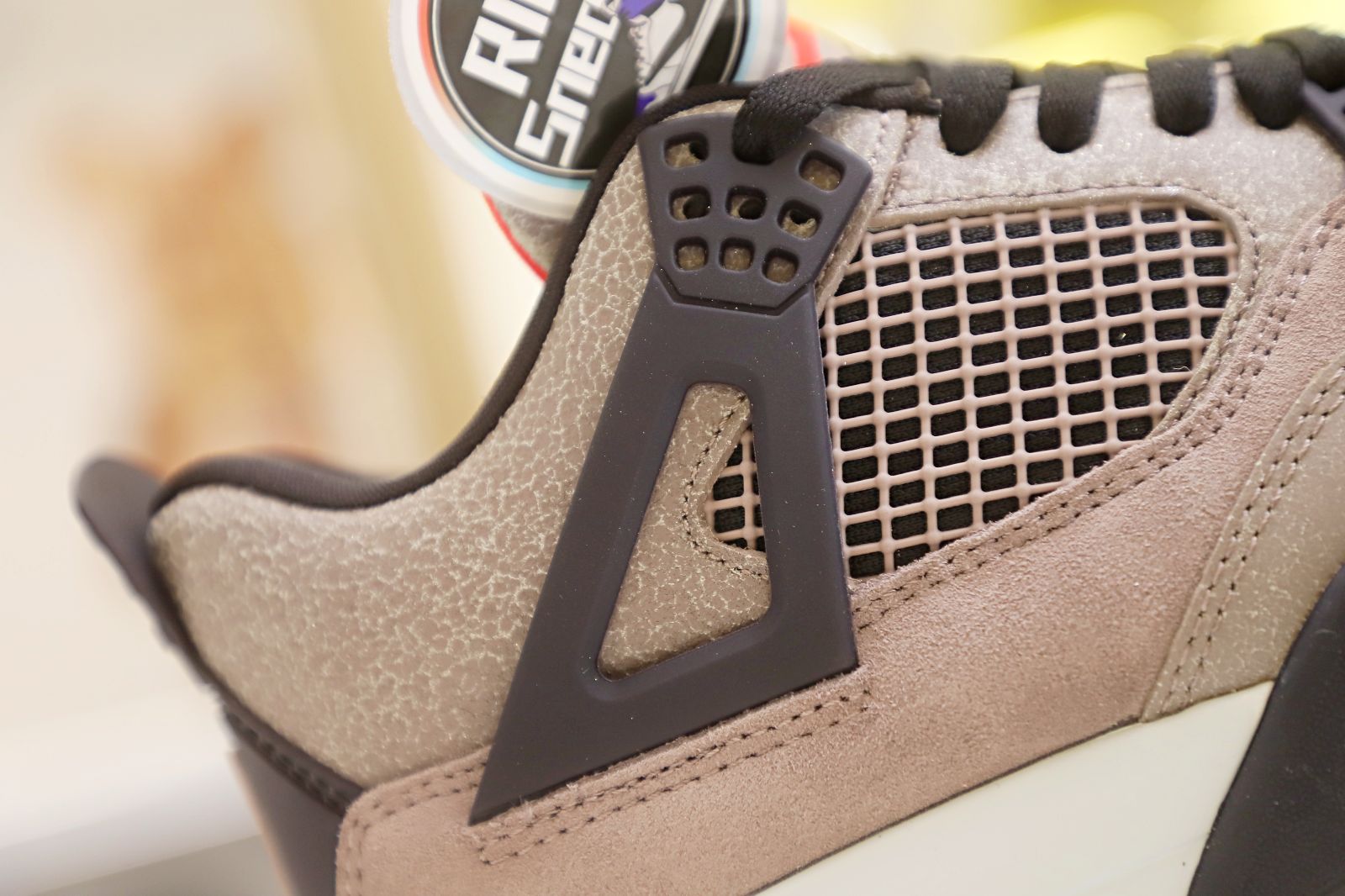 AIR JORDAN 4 RETRO 'TAUPE HAZE'
