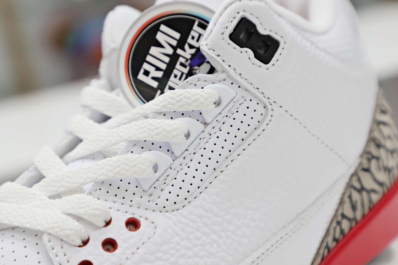 AIR JORDAN 3 RETRO 'CARDINAL RED' -116