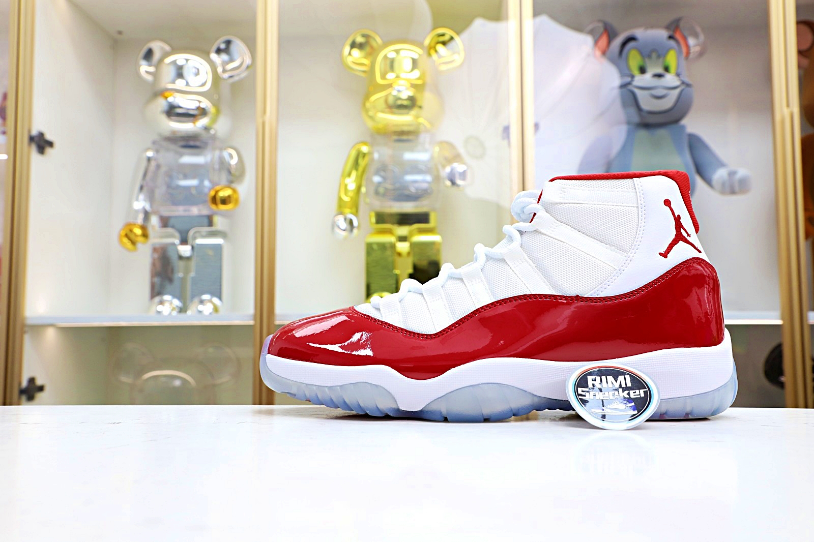 AIR JORDAN 11