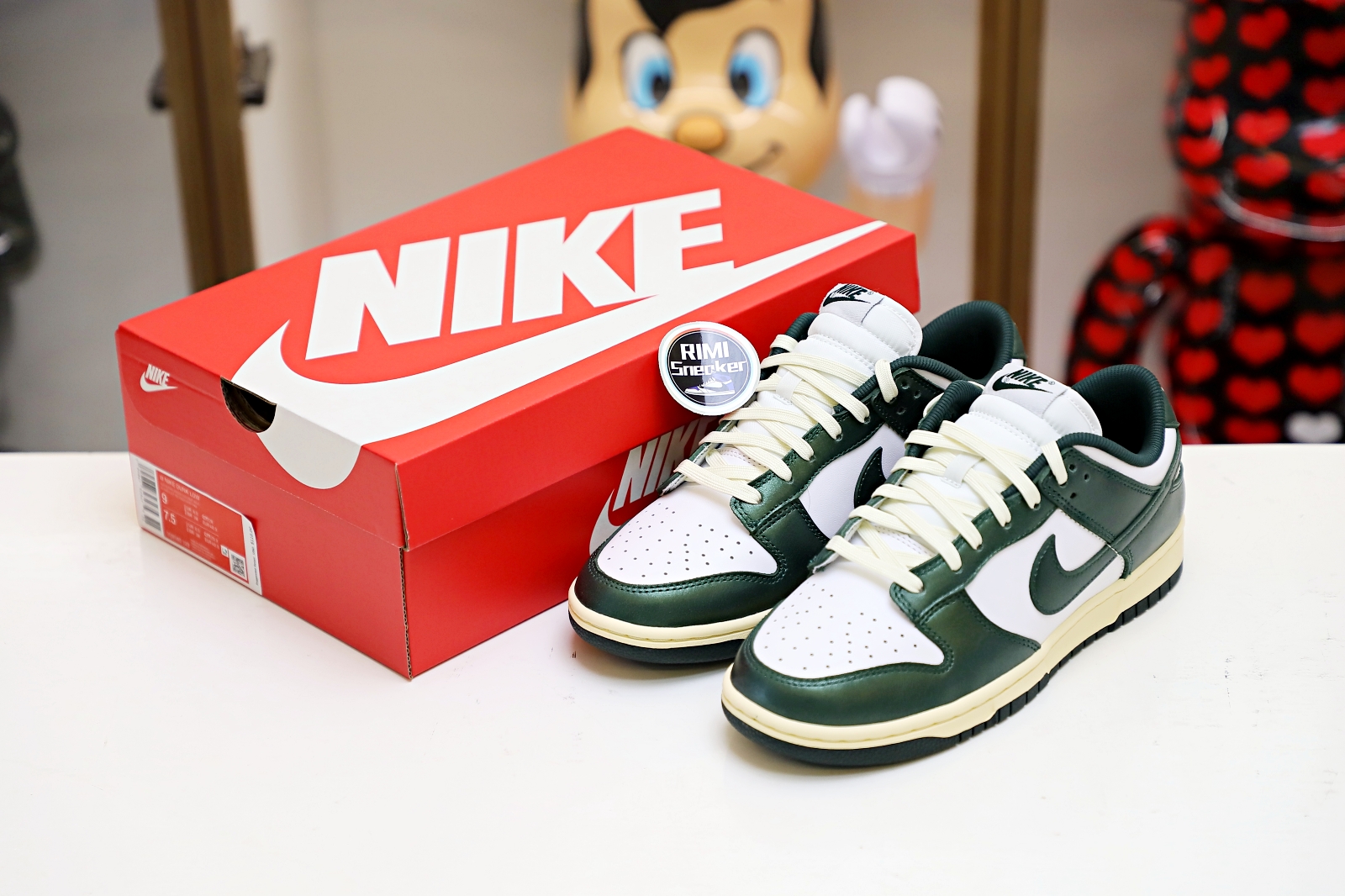 NIKE WMNS DUNK LOW 'VINTAGE GREEN'