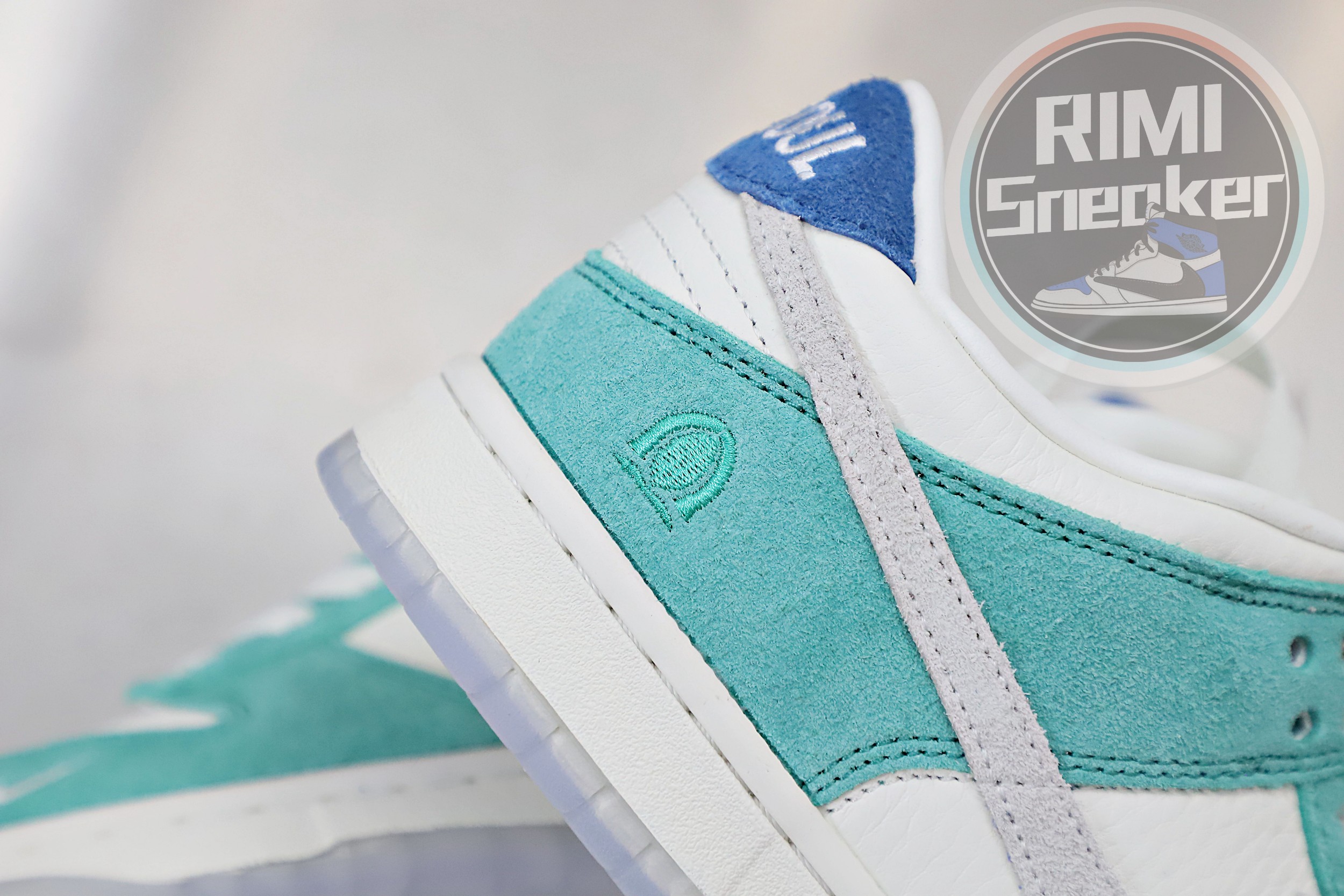 KASINA X DUNK LOW 'ROAD SIGN'