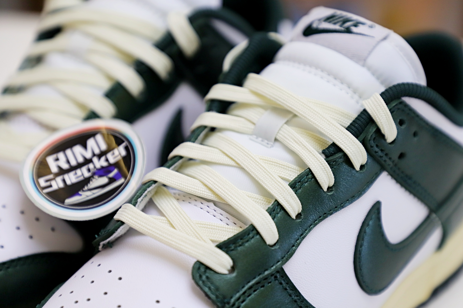 NIKE WMNS DUNK LOW 'VINTAGE GREEN'