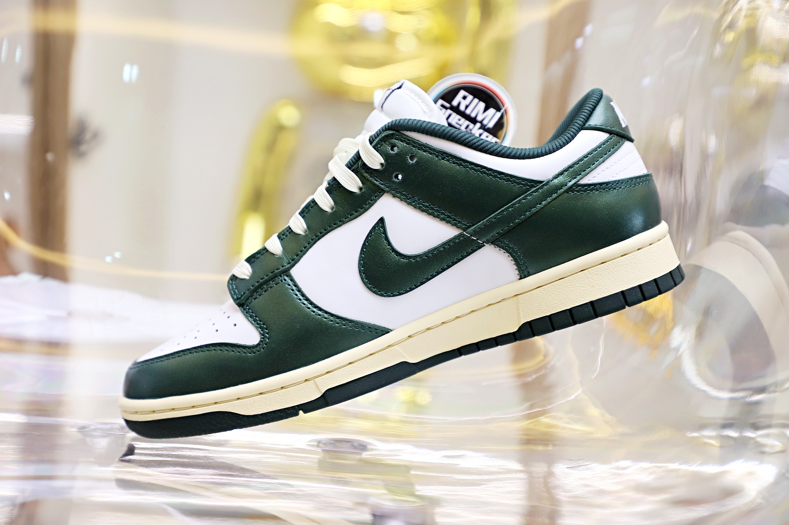 NIKE WMNS DUNK LOW 'VINTAGE GREEN'