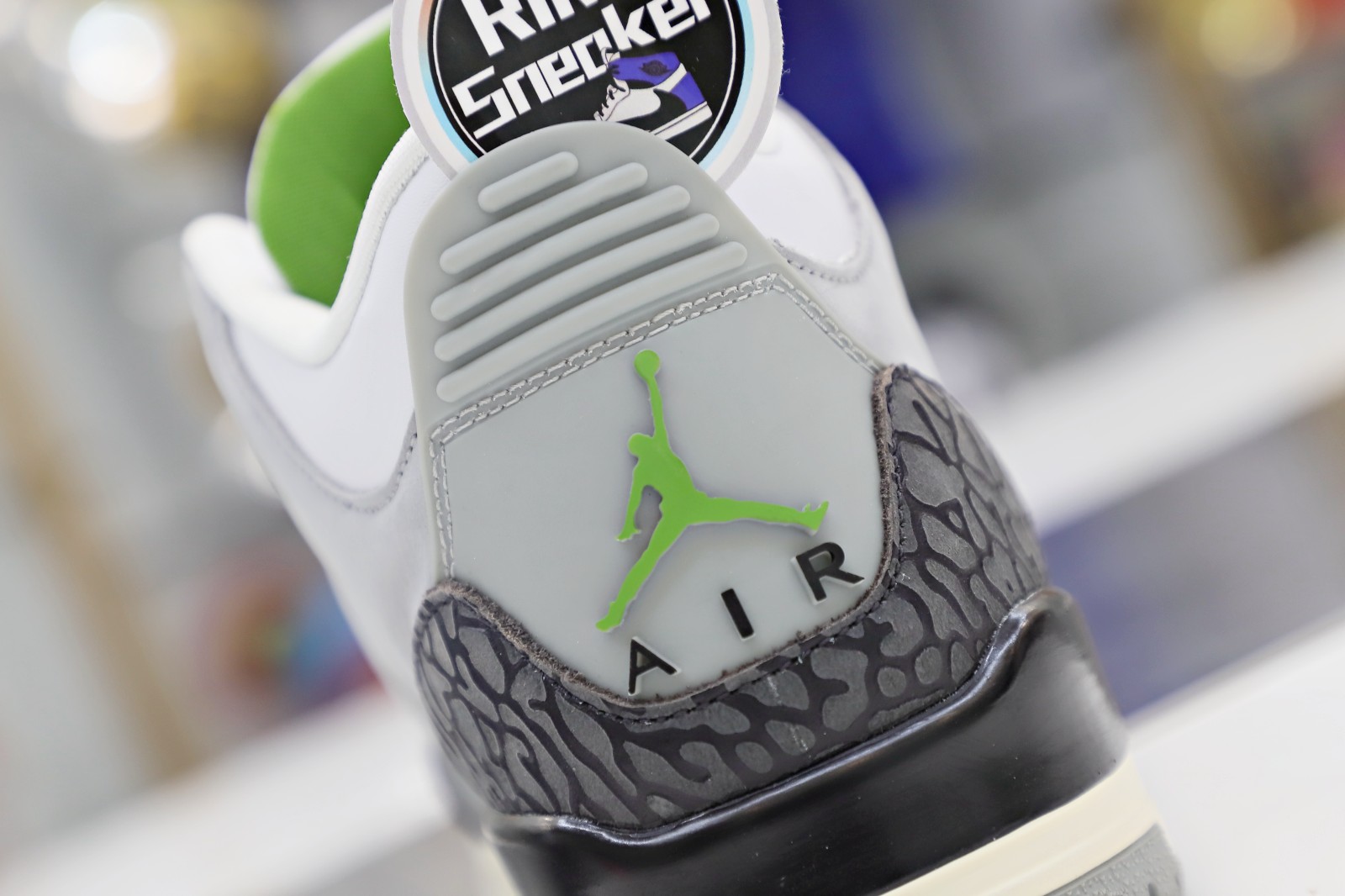 AIR JORDAN 3 RETRO 'CHLOROPHYLL'