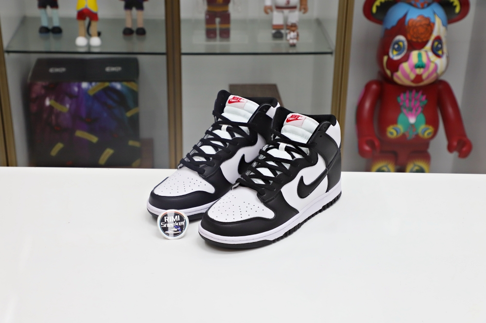 DUNK HIGH 'BLACK WHITE'