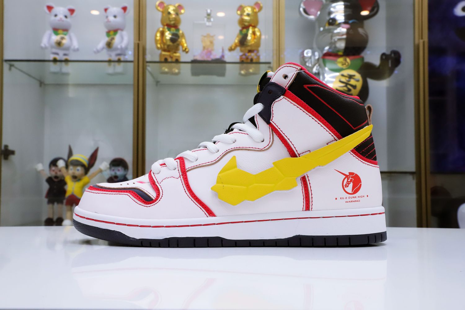 GUNDAM X DUNK HIGH SB 'PROJECT UNICORN - RX-0'