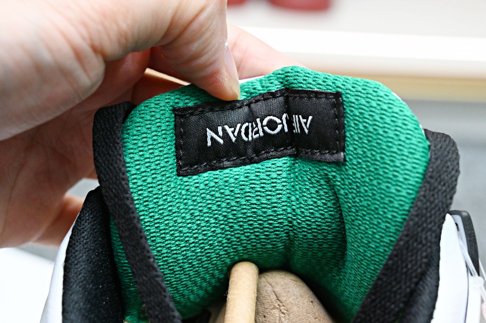 WMNS AIR JORDAN 4 RETRO 'RAST