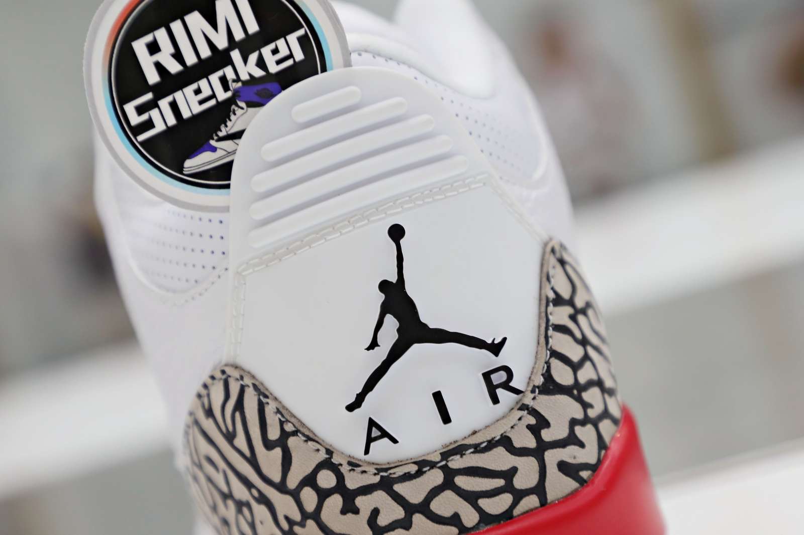 AIR JORDAN 3 RETRO 'CARDINAL RED' -116