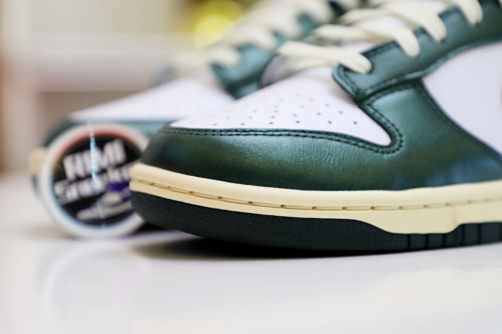 NIKE WMNS DUNK LOW 'VINTAGE GREEN'