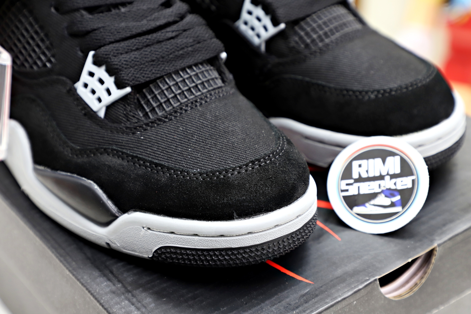 AIR JORDAN 4
