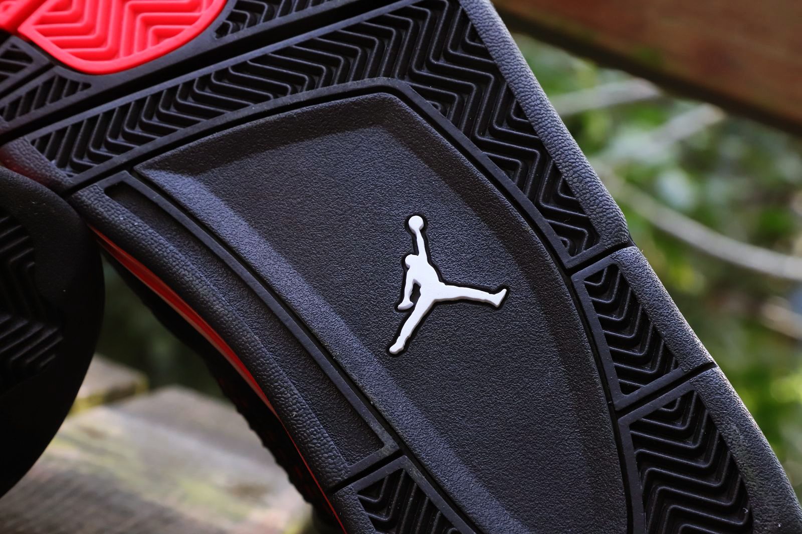 AIR JORDAN 4 RETRO 'RED THUNDER'