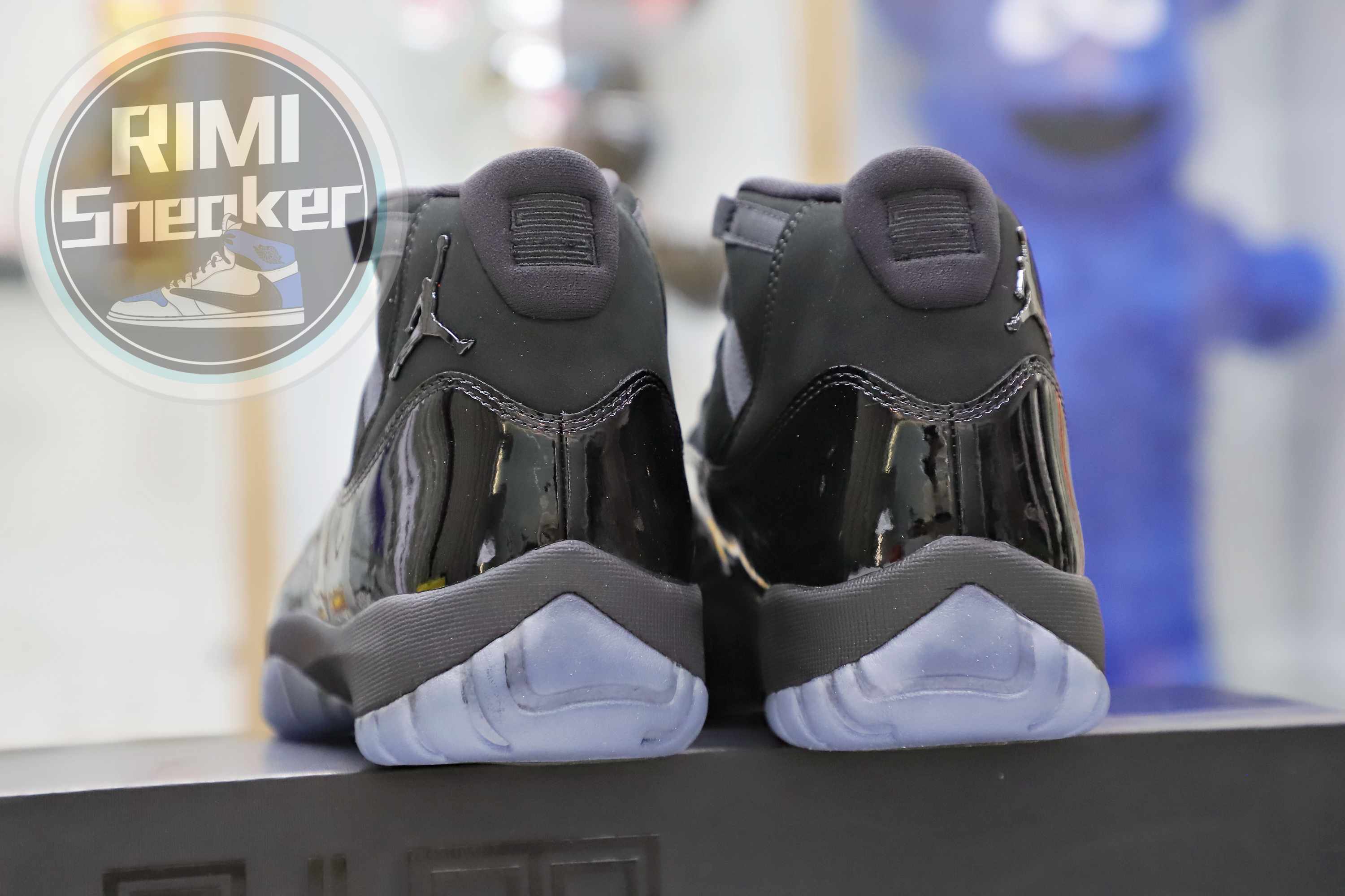 AIR JORDAN 11 RETRO 'CAP AND GOWN'