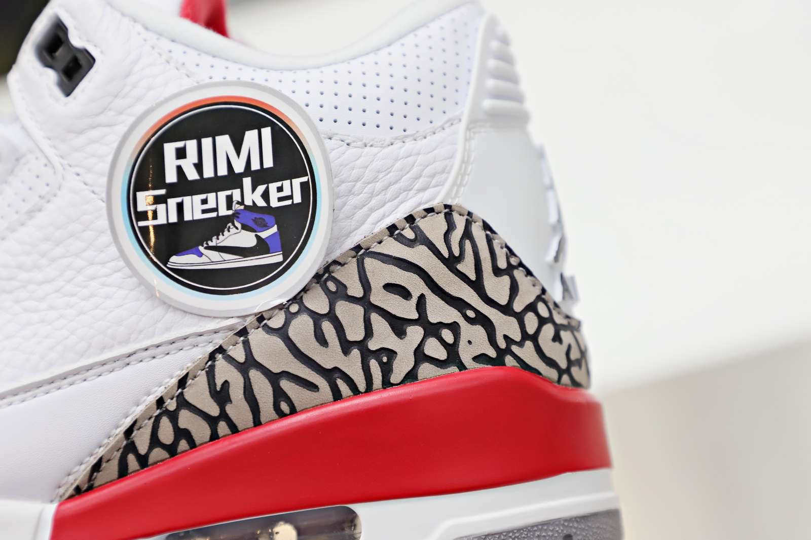 AIR JORDAN 3 RETRO 'CARDINAL RED' -116
