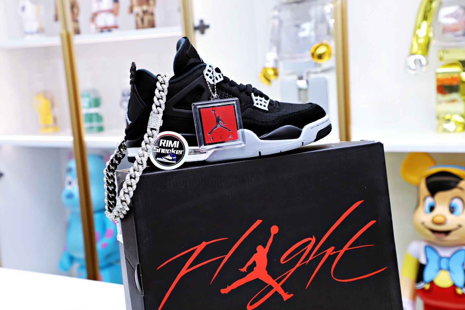 AIR JORDAN 4