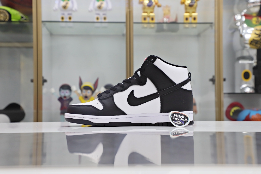 DUNK HIGH 'BLACK WHITE'
