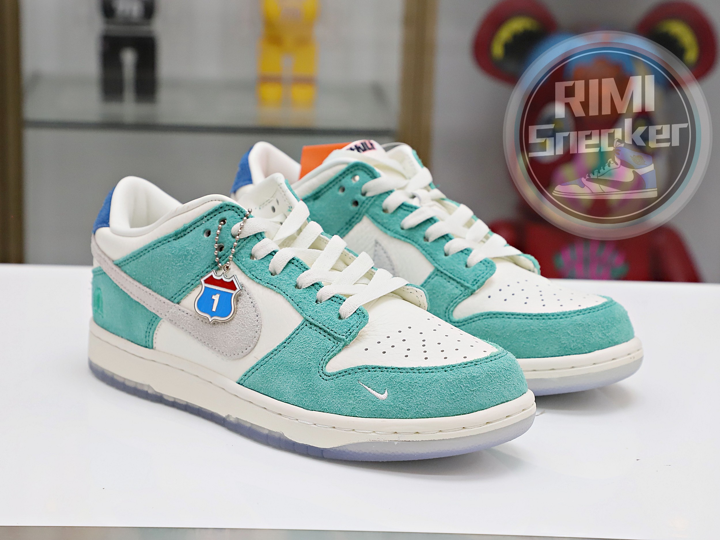 KASINA X DUNK LOW 'ROAD SIGN'