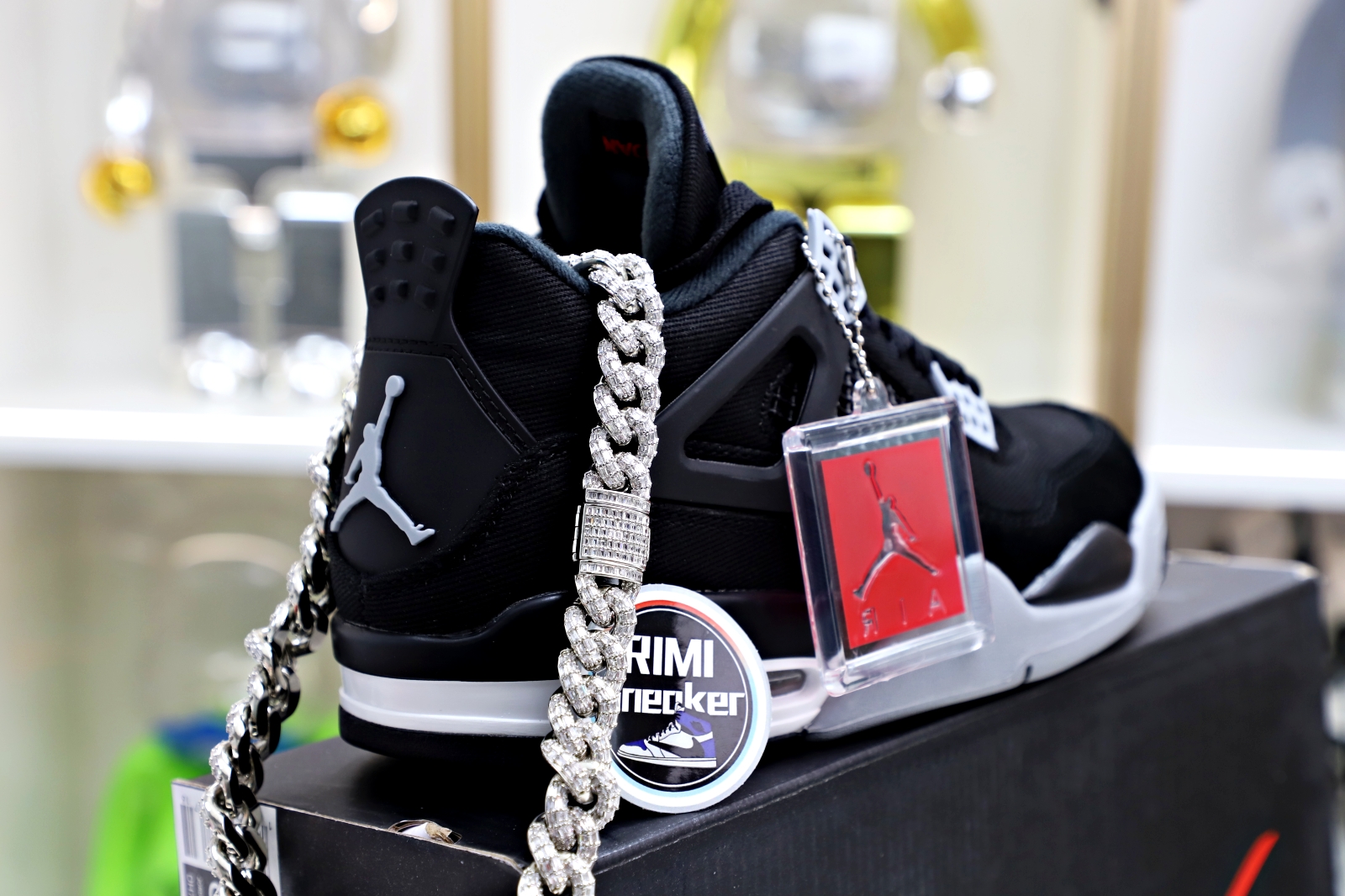 AIR JORDAN 4