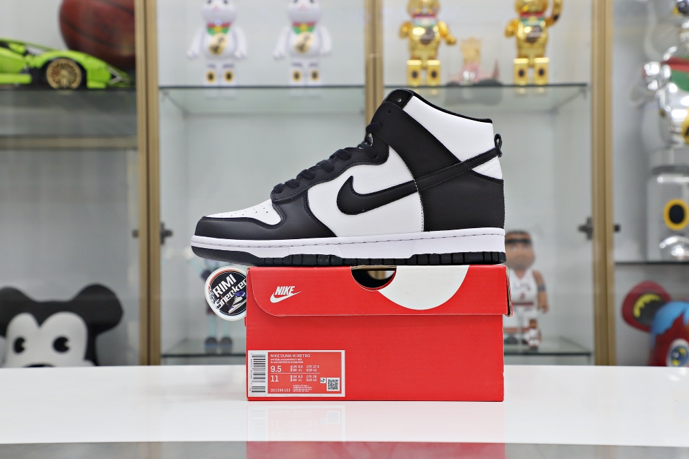 DUNK HIGH 'BLACK WHITE'