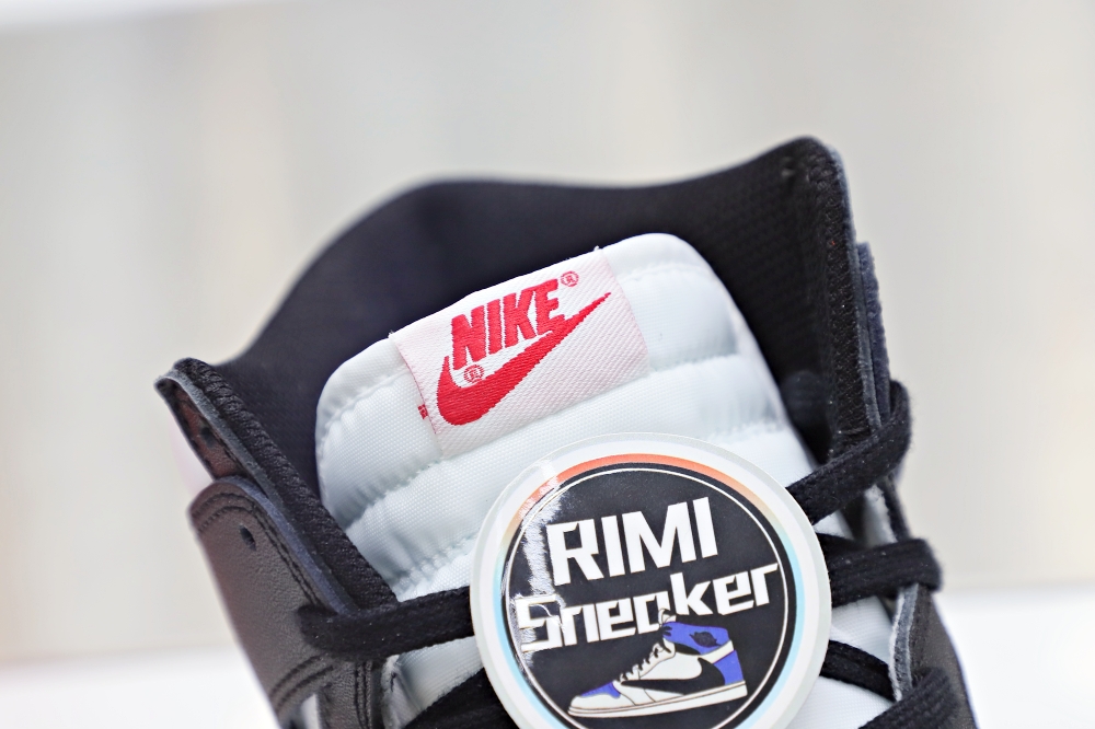 DUNK HIGH 'BLACK WHITE'