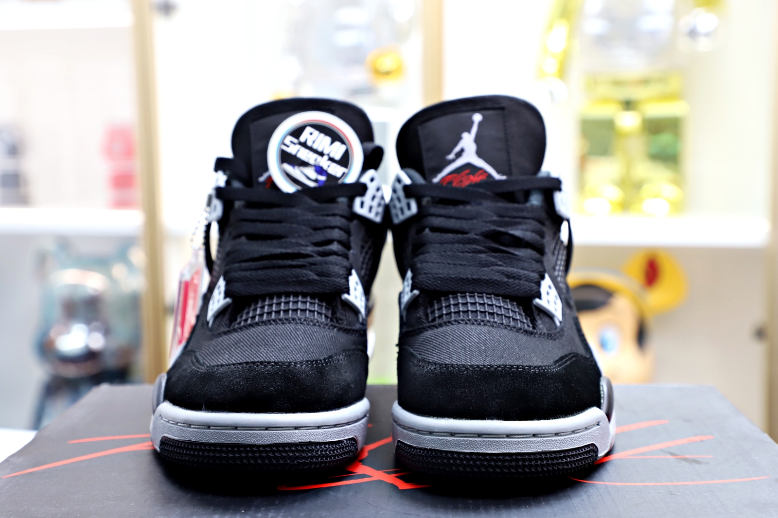AIR JORDAN 4