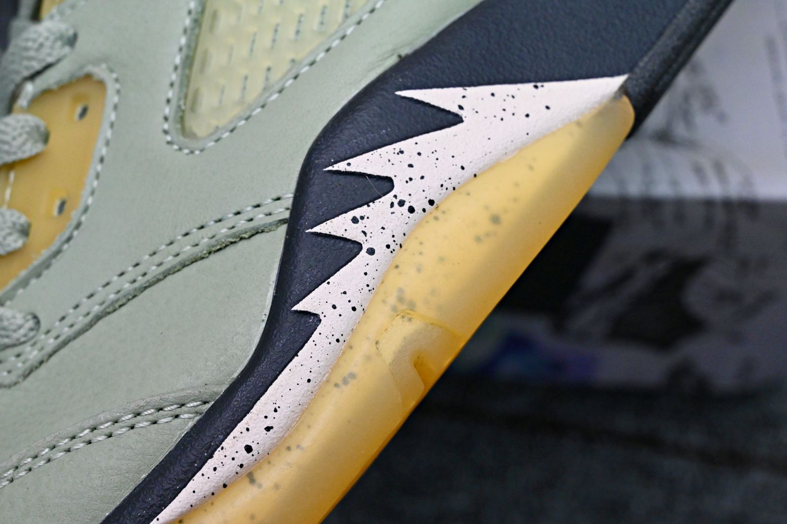 AIR JORDAN 5