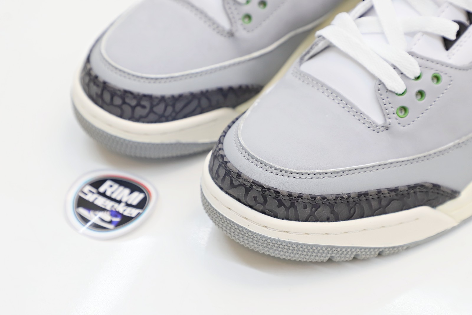 AIR JORDAN 3 RETRO 'CHLOROPHYLL'