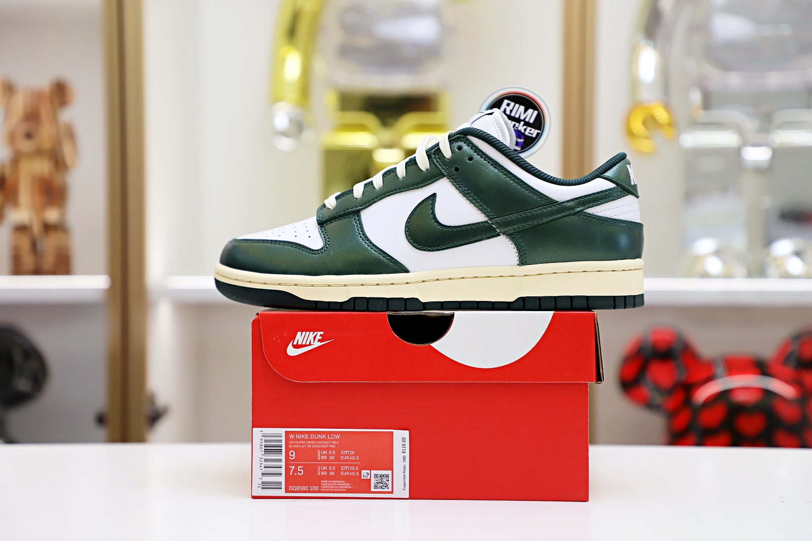 NIKE WMNS DUNK LOW 'VINTAGE GREEN'