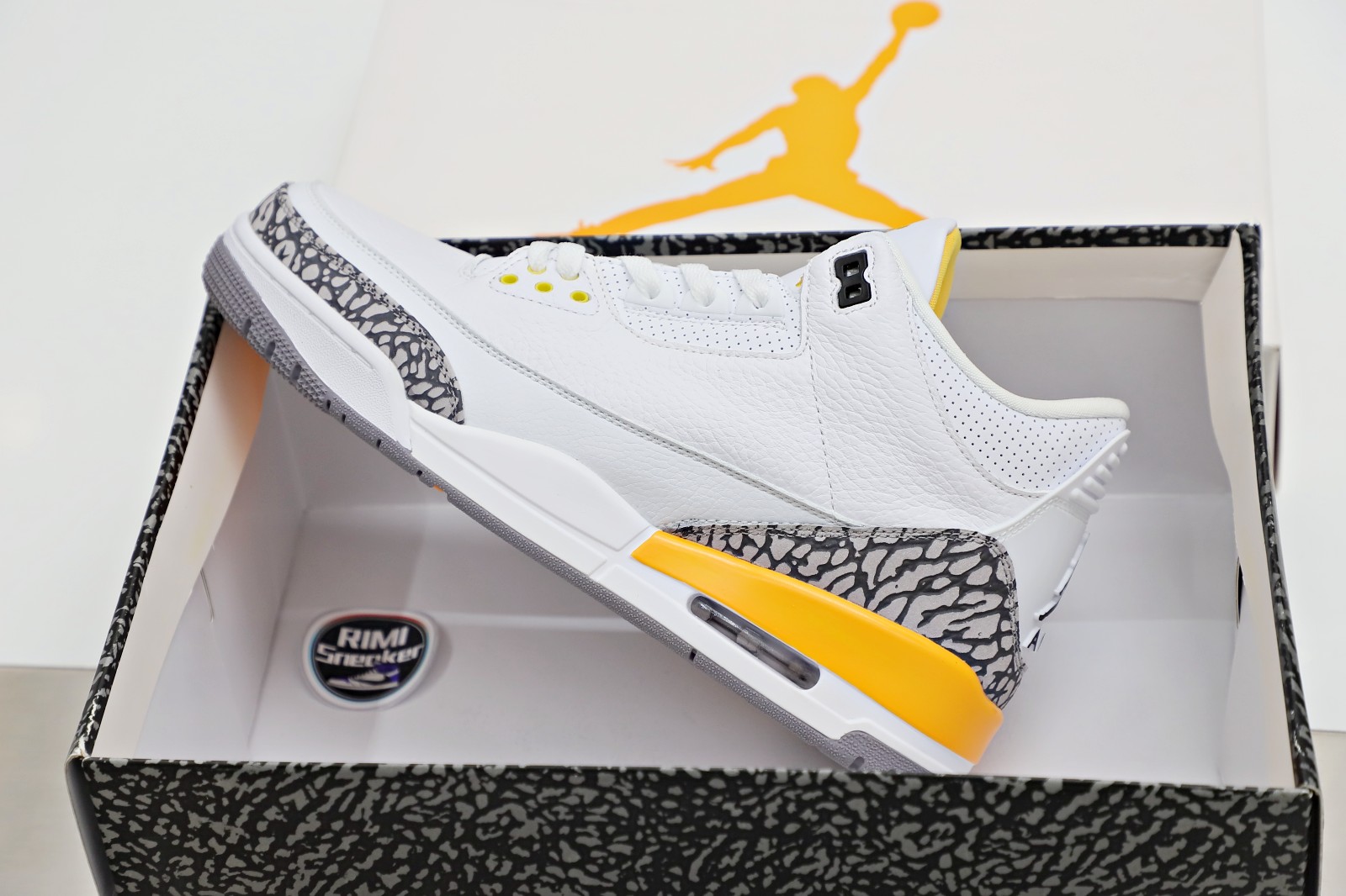WMNS AIR JORDAN 3 RETRO 'LASER ORANGE' 白黄