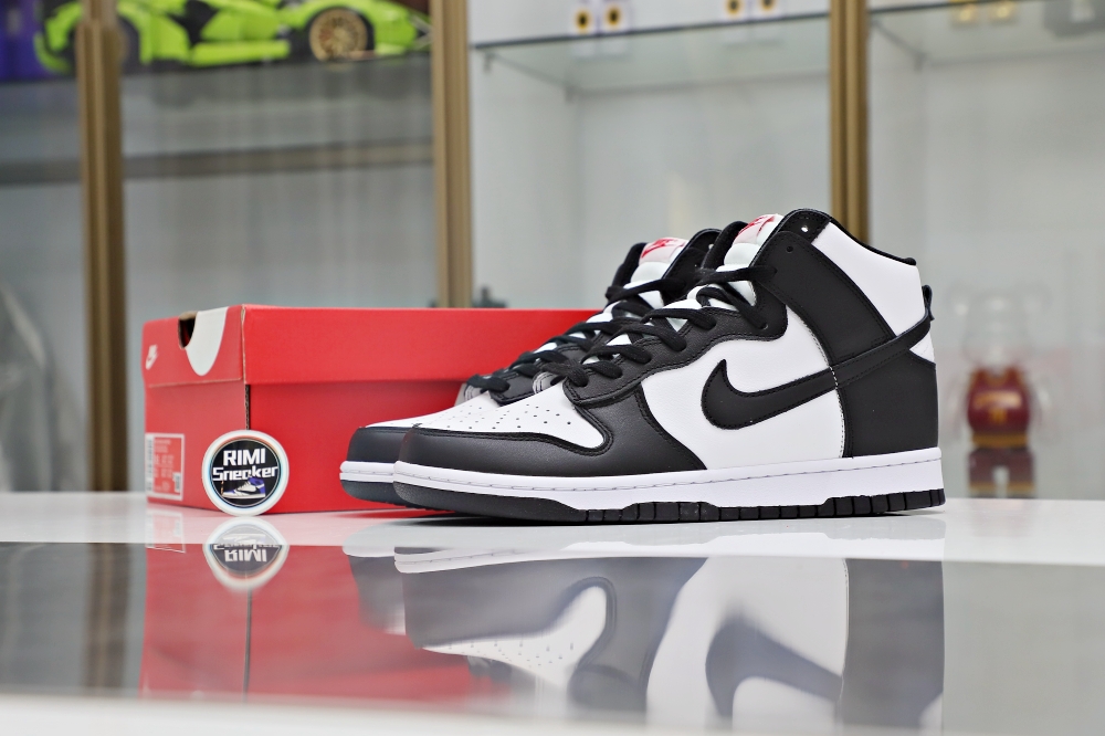 DUNK HIGH 'BLACK WHITE'