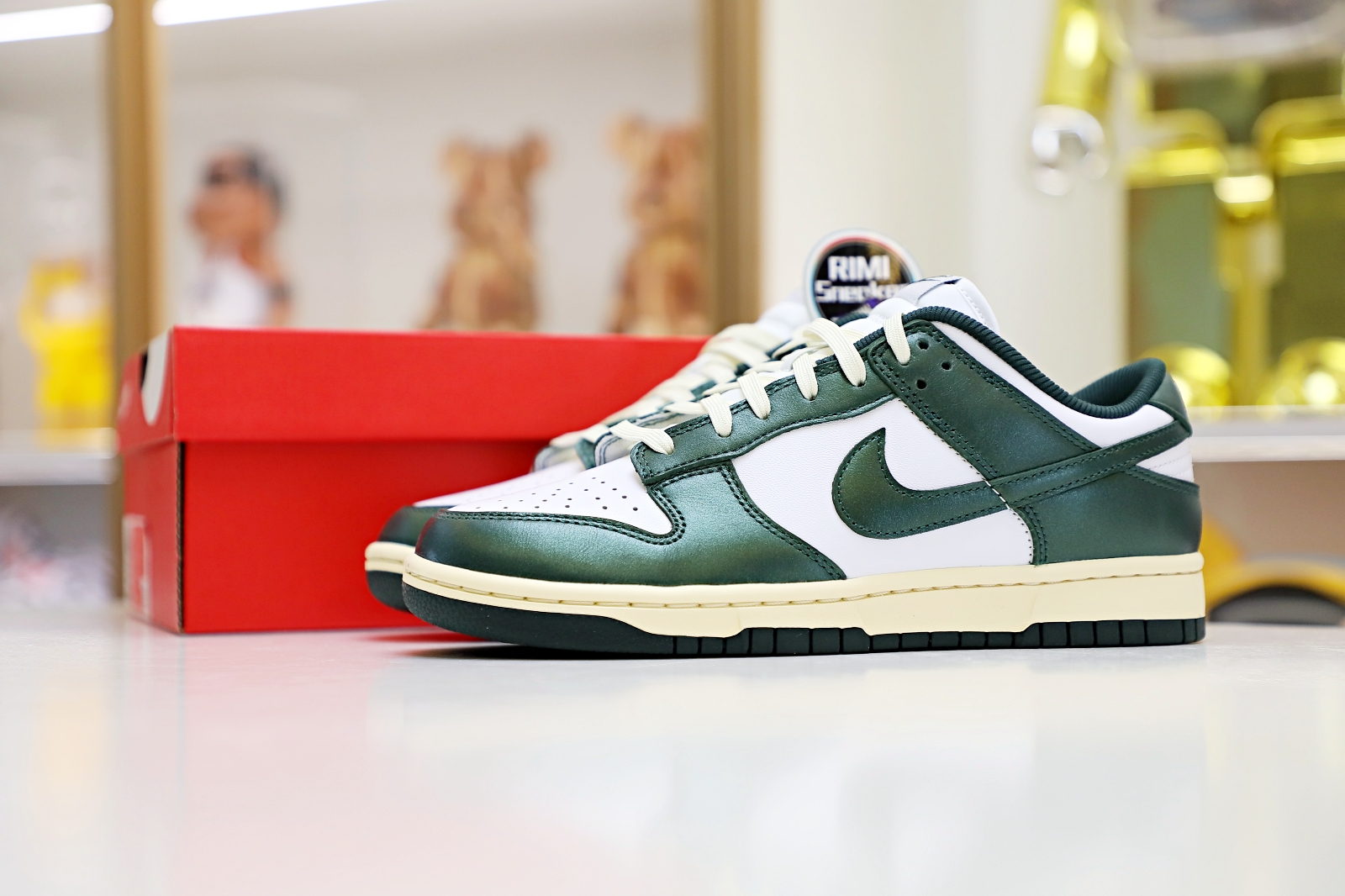 NIKE WMNS DUNK LOW 'VINTAGE GREEN'