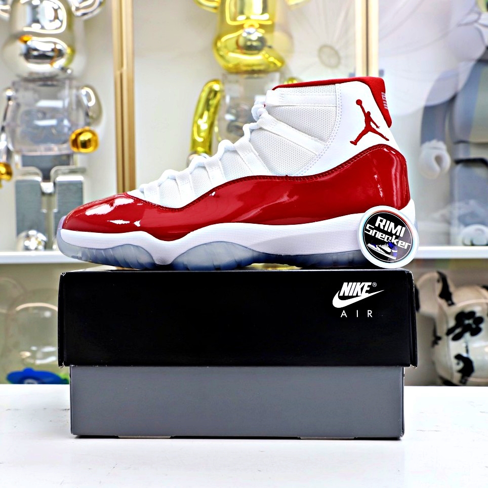 AIR JORDAN 11