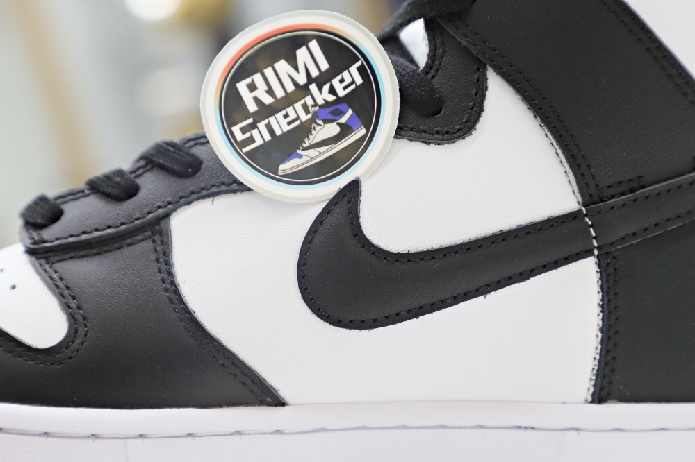 DUNK HIGH 'BLACK WHITE'